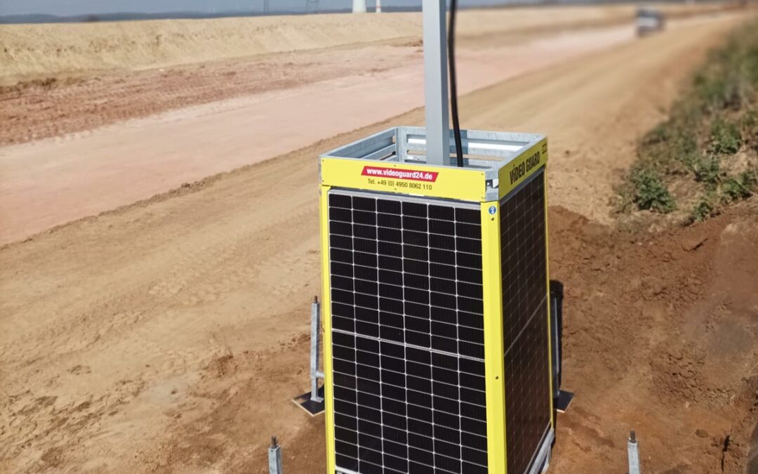 Mobile Surveillance Without a Power Connection: How Solar Power and Batteries Enable Self-Sufficient Security